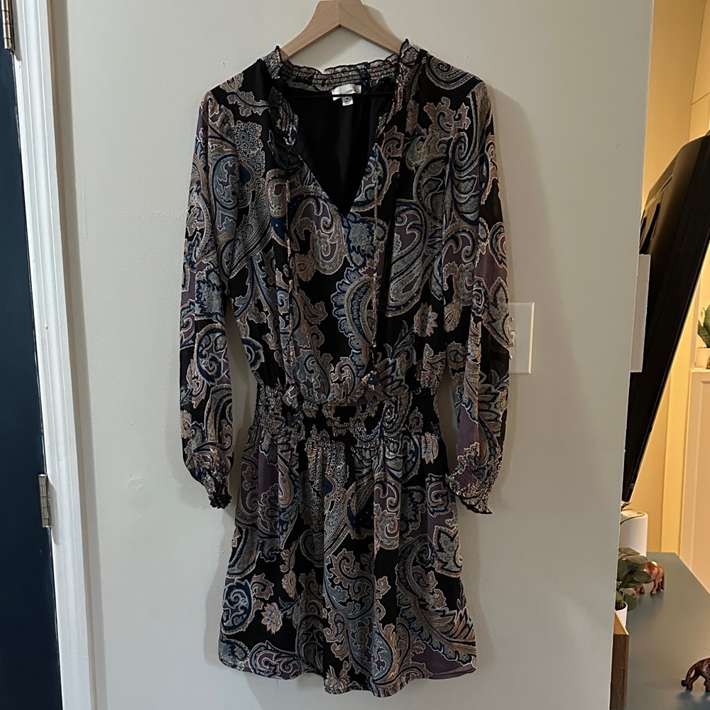 Evereve Allison Joy Navy and Cream Paisley Long Sleeve Mini Dress